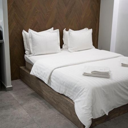 Rooster Suites Афины Экстерьер фото